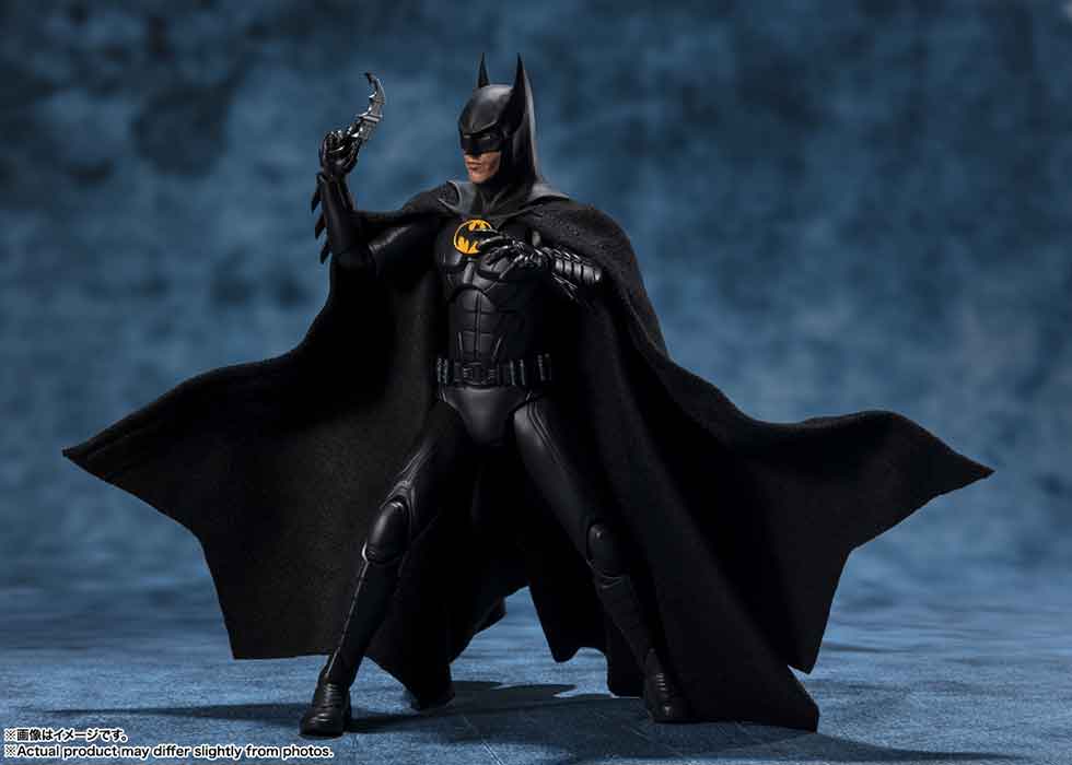 The Flash 6 Inch Action Figure S.H. Figuarts - Batman (Michael