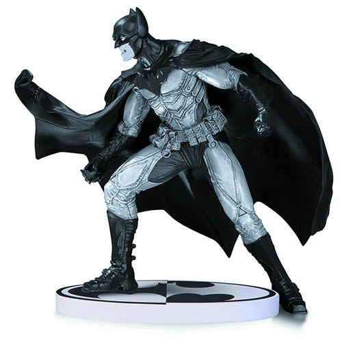 Batman Black & White 6 Inch State Figure - Batman By Lee Bermejo 2nd Edition
