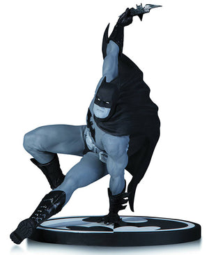 Batman Black & White 6 Inch Statue Figure - Batman by Bryan Hitch