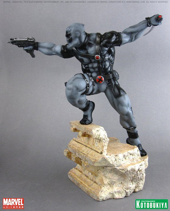 Marvel Comics Presents10 Inch Fine Art Statue - Deadpool X-Force Version