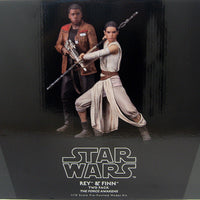 Star Wars The Force Awakens 7 Inch Statue Figure ArtFX+ - Rey & Finn