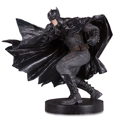 DC Designer Series 1/6 Scale Statue Figure Batman Comic - Black Label Batman Batman by Bermejo