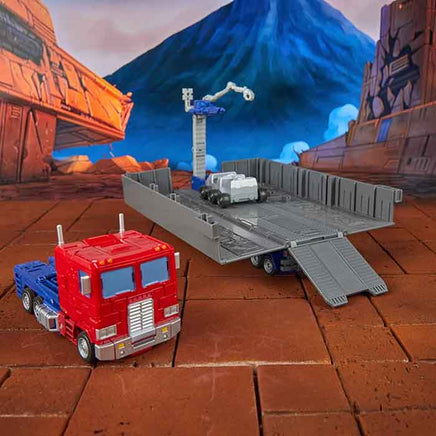 Transformers Studio Series 7 Inch Action Figure Commander Class - Optimus Prime with Trailer #31