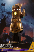 Avengers Infinity War 6 Inch Accessory Replica Accessories Collection Series - Infinity Gauntlet Hot Toys 903359