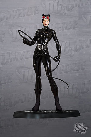DC Collectible 7 Inch Statue Figure DC Universe Online - Catwoman (Sub-Standard Packaging)