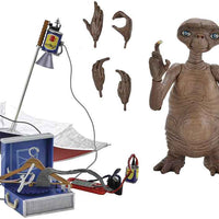 E.T. Ultimates 5 Inch Action Figure - E.T. Light Up Deluxe