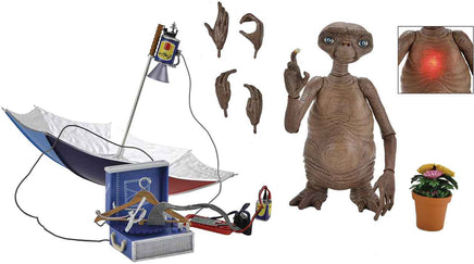 E.T. Ultimates 5 Inch Action Figure - E.T. Light Up Deluxe